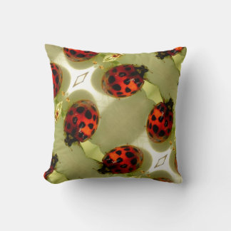 Cojín Decorativo Ladybugs, hojas verdes