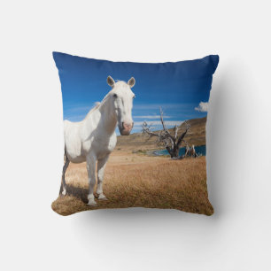 Cojín Decorativo Laguna Azul, paisaje con caballos