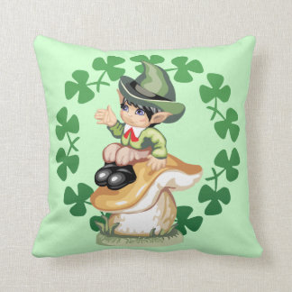 Cojín Decorativo Leprechaun en una seta