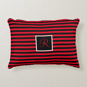 Cojín Decorativo Letra clásica moderna inicial de tira roja y negra