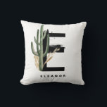 Cojín Decorativo Letra E Monograma | Cactus tropical personalizado<br><div class="desc">Personalizable letra E almohada monograma con cactus acuarela,  hojas falsas de Relieve metalizado dorado y acentos de broche de color negro. Personalice esta almohada de monograma tropical añadiendo su nombre u otros detalles. Esta almohada monocroma E de letra boho será perfecta como regalo. Hay otras cartas disponibles.</div>