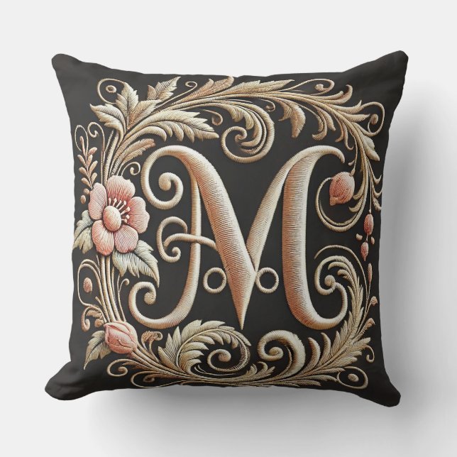 Cojín Decorativo Letra M Bordada Elegante (Anverso)