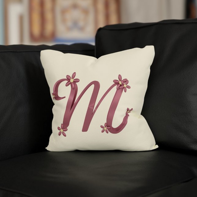 Cojín Decorativo Letra monograma M Rosa Gold Floral Details Crema (A pretty rose gold letter M pillow with delicate flowers which makes a lovely gift for your mom)