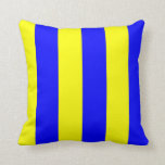 Cojín Decorativo Letra nautical Flag Signal G (Golf)<br><div class="desc">Cojín decorativo de la letra de señal de bandera náutica G. Bandera marina cuadrada que significa "Golf" - letra G con barras de color amarillo y azul rayado barras de color almohada de decoración náutica para el ventilador de los deportes náuticos.</div>