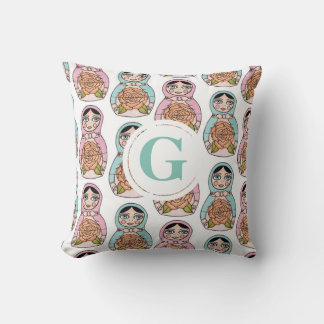 Cojín Decorativo Letra nesting Doll matryoshka personalizada Pillow