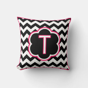 Cojín Decorativo Letra T Monograma Chevron Negro y Blanco