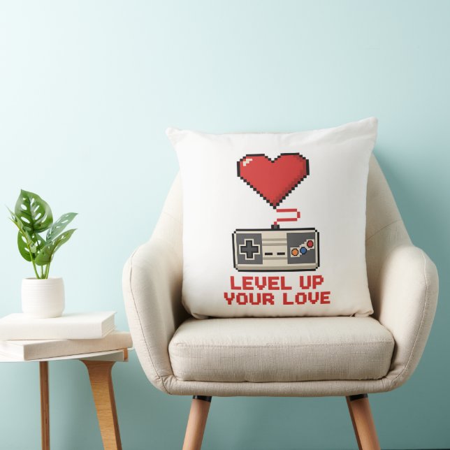 Cojín Decorativo Level Up Your Love, Retro Pixel Gaming Design (Silla)