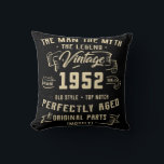 Cojín Decorativo Leyenda de mito masculino de 1952 70th Birthday Te<br><div class="desc">Leyenda de mito masculino de 1952 70th Birthday Tee de 70 años</div>