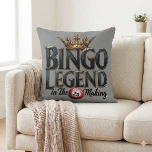 Cojín Decorativo Leyenda del Bingo Coronada en Tipografía Retro Dor