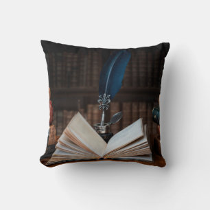 Cojín Decorativo Libros antiguos, plumilla y tintero vintage en mad