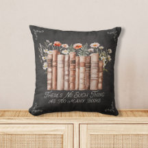 Libros con Flores y Cita en Pizarra Negra