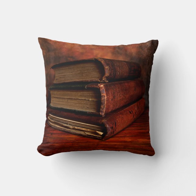 Cojín Decorativo Libros Rojos Antiguos (Anverso)