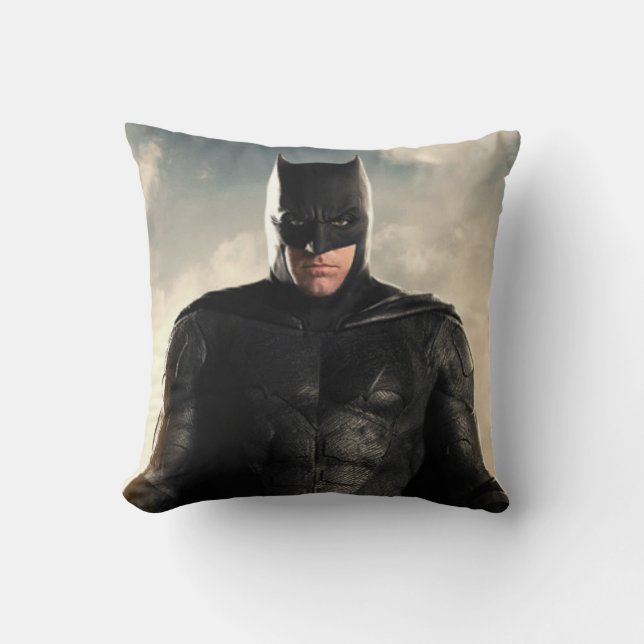 Cojín Decorativo Liga de la Justicia | Batman En Battlefield (Anverso)