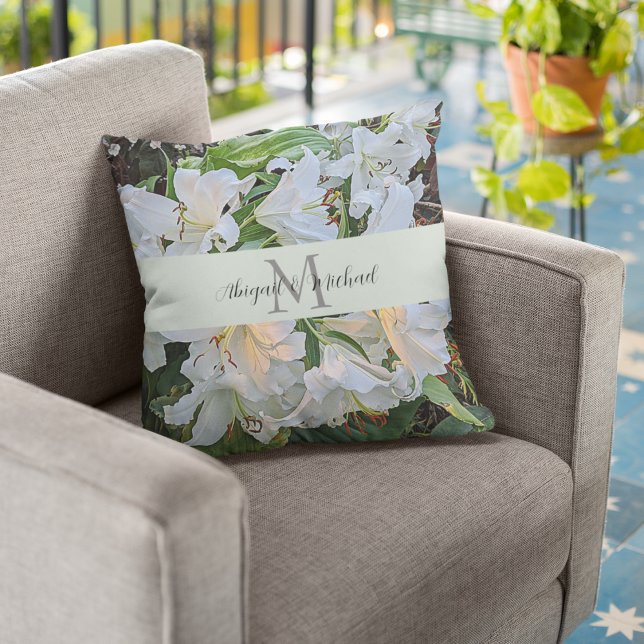 Cojín Decorativo Lilies Blancos Boda Pareja Monograma Floral (In Situ Chair)
