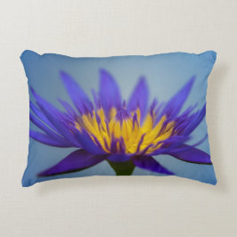 Cojín Decorativo Lirio de agua morada