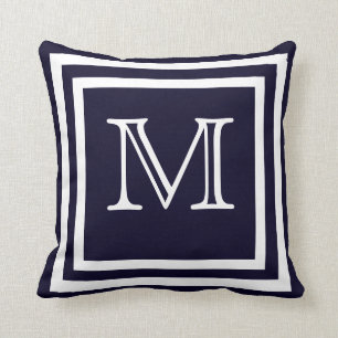 Cojín Decorativo Llanura azul de la Marina negra sólida de MONOGRAM