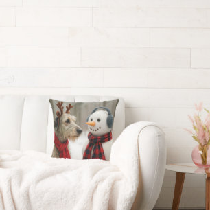 Cojín Decorativo Lobero Irlandés Mirando a un Muñeco de Nieve Adora