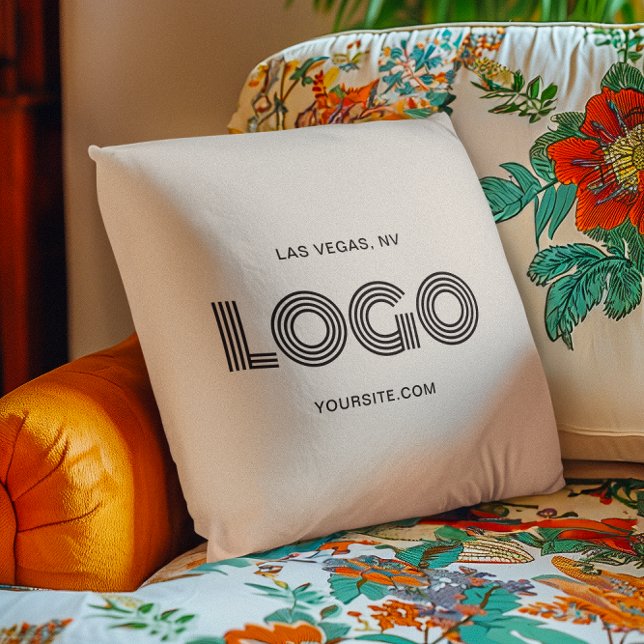 Cojín Decorativo Logo rectangular moderno Beige y Negro (Beige and Black Modern Rectangular Logo Throw Pillow)