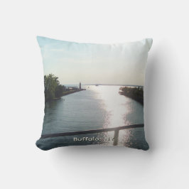 Cojín Decorativo Looking Out at Lake Erie