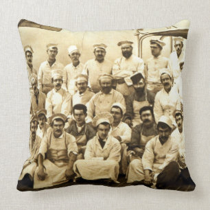 Cojín Decorativo Los cocineros de la nave a bordo del R.M.S.