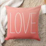 Cojín Decorativo Love Coral Pink Moderno Typografía Simple<br><div class="desc">El diseño de almohadas de acento cuadrado,  elegante y de moda,  presenta tonos de rubor,  rosa coral y sandía con texto "LOVE" en blanco.</div>