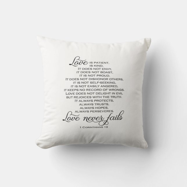Cojín Decorativo Love Is Patient Proposal Love Never Fails Heartfel (Anverso)