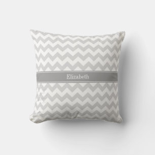 Cojín Decorativo Lt Gris Chevron Blanco Gris Monograma Nombre