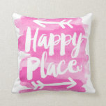 Cojín Decorativo Lugar feliz - Pillow rosado<br><div class="desc">Esta cómoda almohada de tiro tiene letras divertidas y un lavado de acuarela.</div>