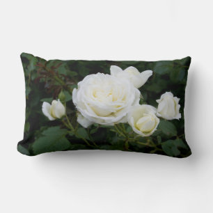 Cojín decorativo (Lumbar) Con Rosas Blancas