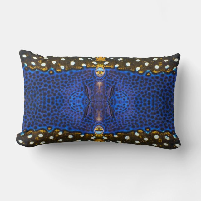 Cojín decorativo lumbar "White Spoks Boxfish II" (Anverso)