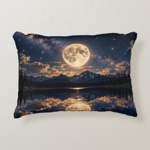 Cojín Decorativo Luna dorada sobre lago de montaña