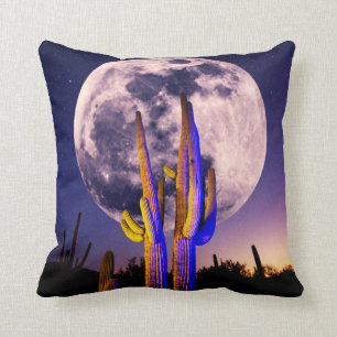 Cojín Decorativo Luna Llena Sobre Cactus Saguaro