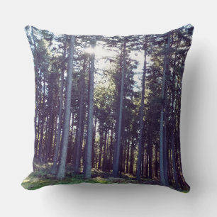 Cojín Decorativo Luz entre los pinos - Naturaleza salvaje Rumania
