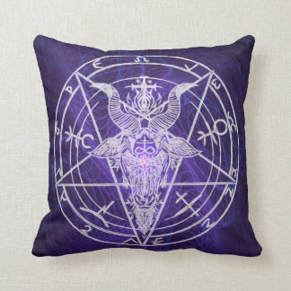 Cojín Decorativo Luz vacía del negro de la energía de Baphomet