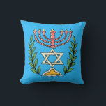 Cojín Decorativo Magen persa David Menorah<br><div class="desc">Esta imagen fue adaptada de una antigua teja judía persa y cuenta con una menorah con un Magen David (Estrella de David) enmarcado por ramas de olivo. Se han conservado las imperfecciones de la imagen original pintada a mano.</div>
