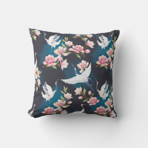 Cojín Decorativo Magnolia de la Cruz Roja: acuarela japonesa.