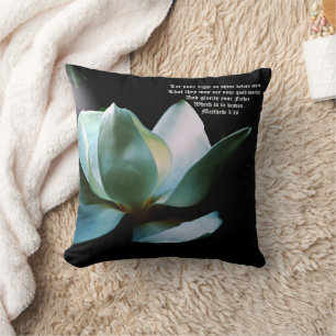 Cojín Decorativo Magnolia Spotlight Matthew 5:16