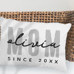 Cojín Decorativo Mamá desde el 20XX Preppy simple moderno<br><div class="desc">Este diseño sencillo y moderno se compone de una tipografía de san serif.</div>