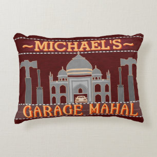 Cojín Decorativo Man Cave Garage Mahal Funny   Personalizado   Rojo