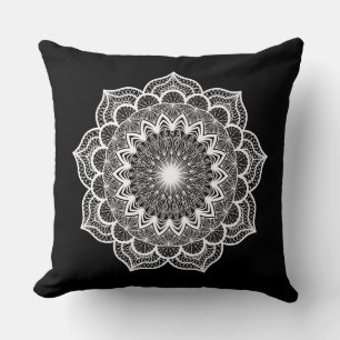 Cojín Decorativo Mandala Blanco sobre Fondo Negro