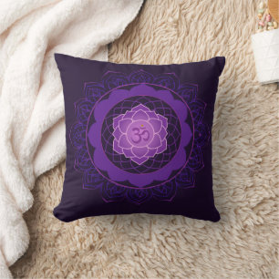 Cojín Decorativo Mandala del Chakra Corona -Sahasrara con Om