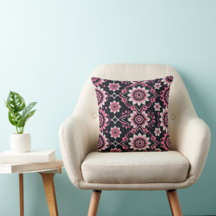 Cojín Decorativo Mandala rosa y blanca en fondo negro
