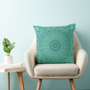 Cojín Decorativo Mandalá Turquesa con Simetría Intrincada