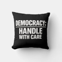 Manejar la Democracia con Cuidado