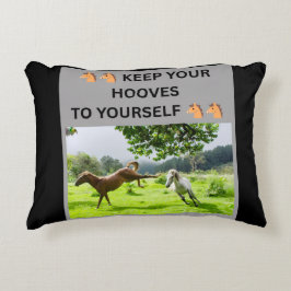 COJÍN DECORATIVO 🐴🐴 MANTÉN TUS CASCOS PARA TI 🐴🐴