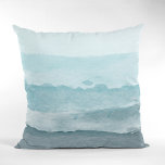 Cojín Decorativo Mar azul acuático abstracto<br><div class="desc">Un hermoso paisaje acuático abstracto. Una paleta azul que recuerda a la playa y al océano.</div>