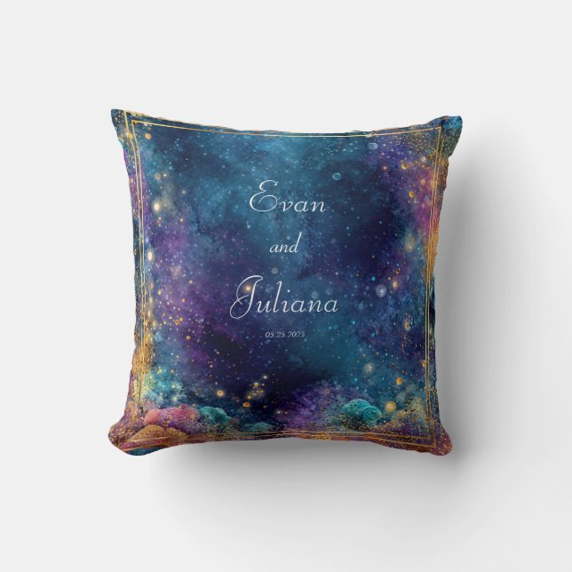 Cojín Decorativo Marco Geométrico Galáctico de Oro Celestial Vibran (Anverso)