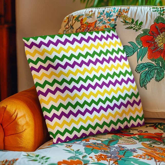 Cojín Decorativo Mardi Gras Chevron Pattern Gold (Mardi Gras Chevron Pattern Gold Throw Pillow)