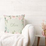 Cojín Decorativo Marea floral rosa color de agua verde nombre bebé<br><div class="desc">manta de color de agua floral verde rosa y verde bonito para la bebé bonito en su vida.  Un regalo perfecto para el chica del recién nacido.  Este es un patrón tan elegante para una guardería de chicas.</div>