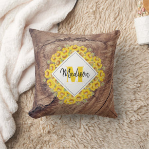 Cojín Decorativo Margaritas Rústicas y Monograma de Textura de Made
